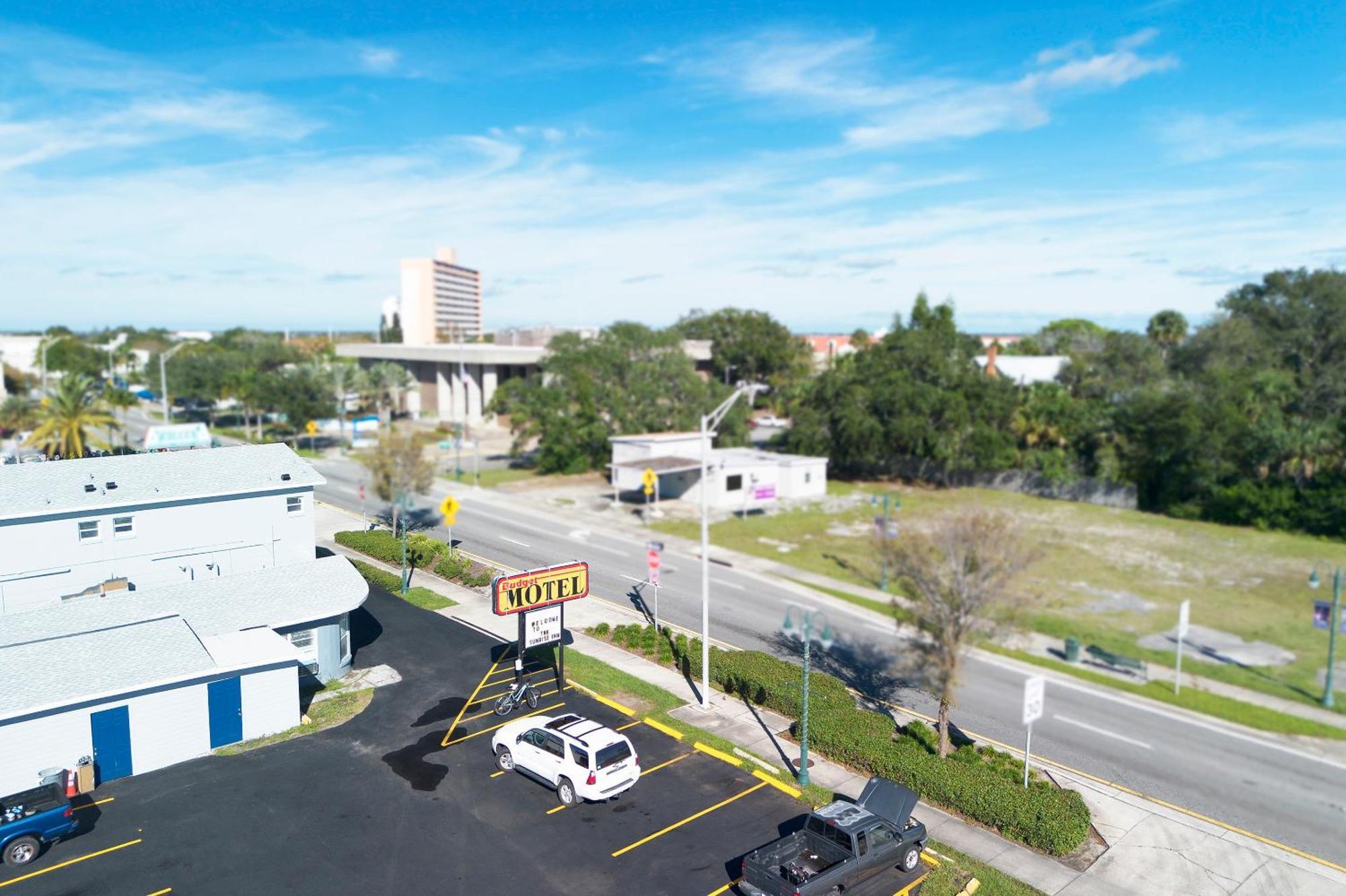 Sunrise Inn By Oyo Titusville Fl Exterior photo