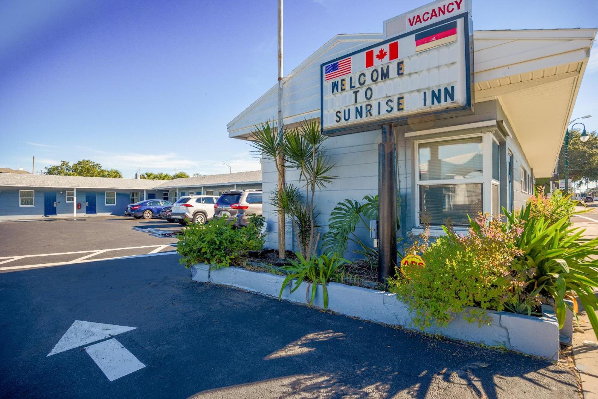 Sunrise Inn By Oyo Titusville Fl Exterior photo