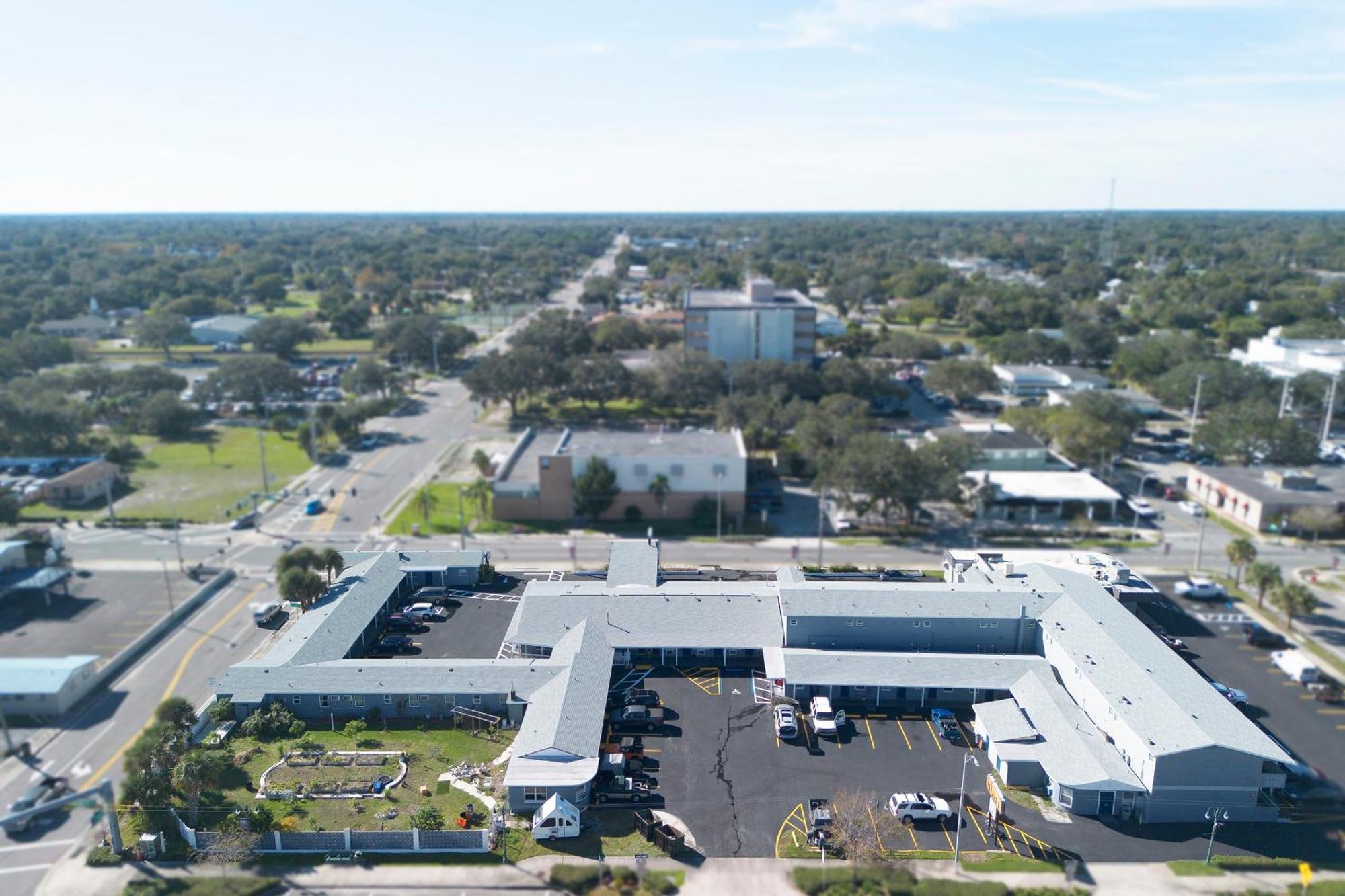 Sunrise Inn By Oyo Titusville Fl Exterior photo